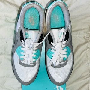 🏀EUC🏀 NIKE AIR MAX 90 Turquoise-White-Black size 11.5 men and 13 Women